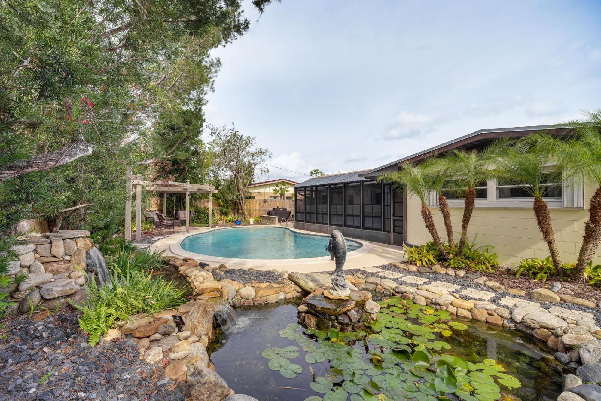 Centrally Located Merritt Island Home Pool, Porch Luaran gambar