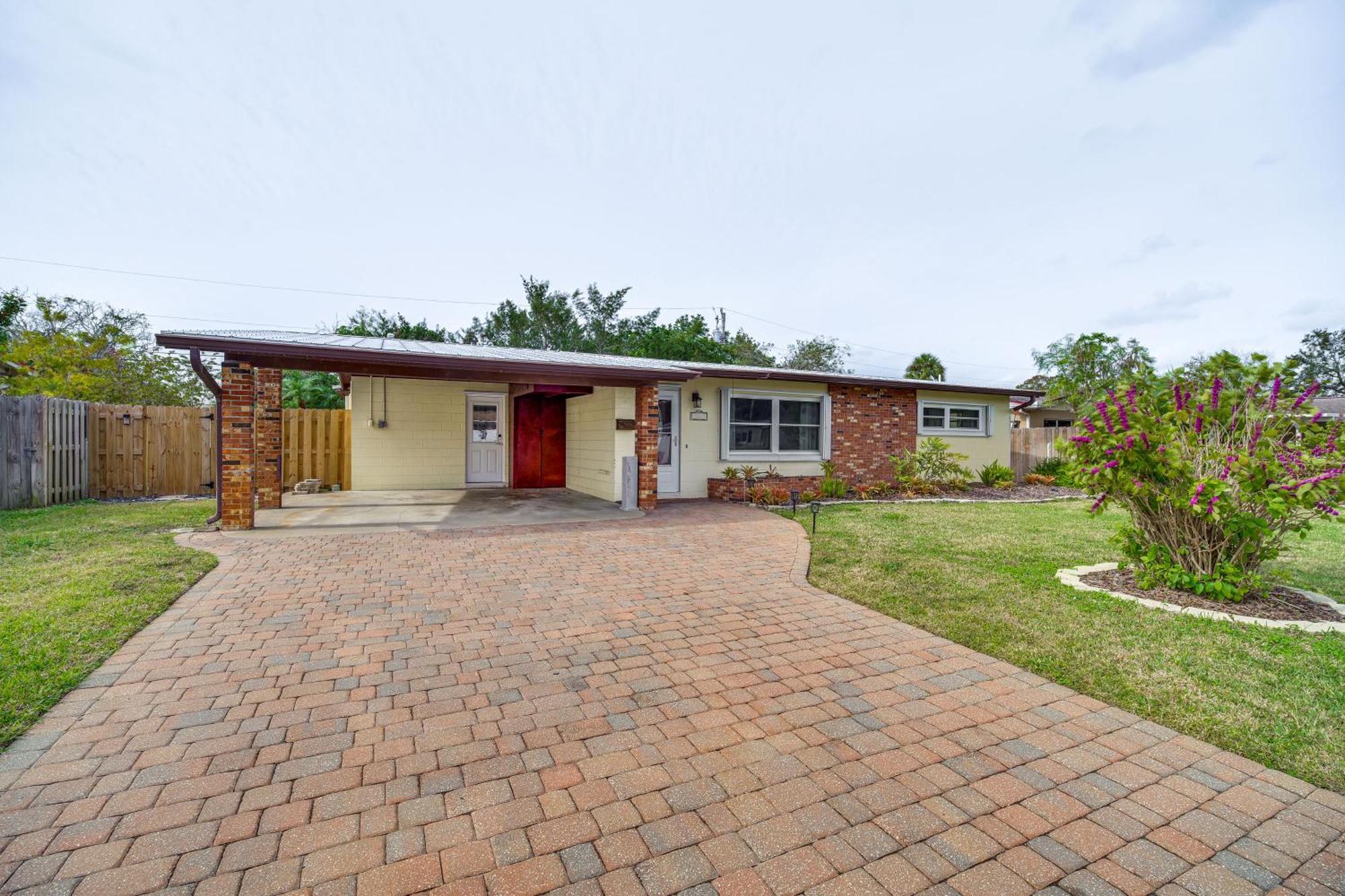 Centrally Located Merritt Island Home Pool, Porch Luaran gambar