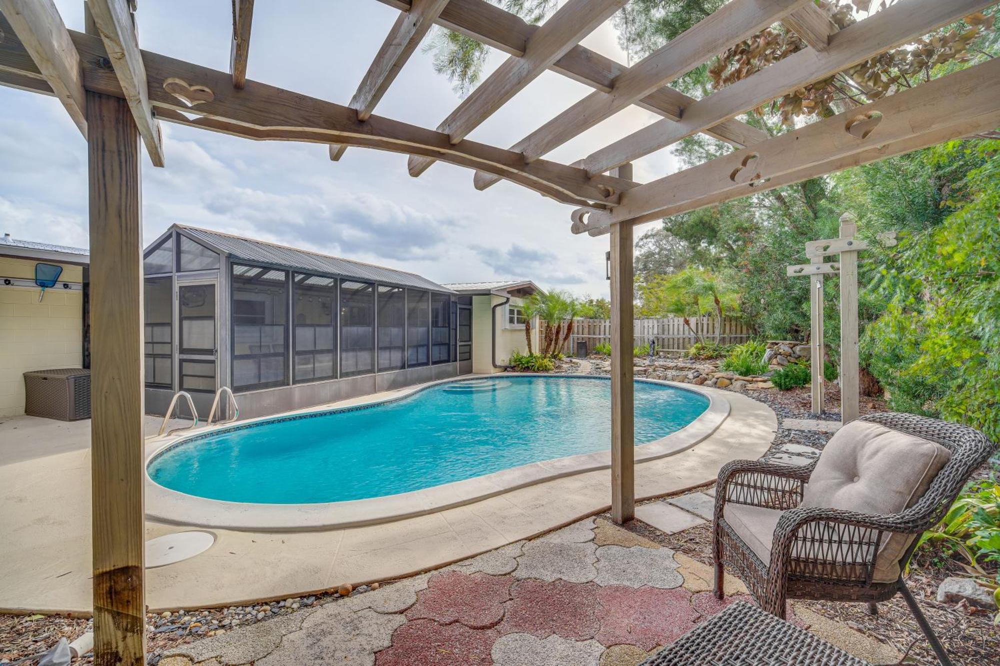 Centrally Located Merritt Island Home Pool, Porch Luaran gambar